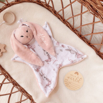 ninica zajček, zajček, personalizirana ninica, darilo ob rojstvu, personaliziran zajček, telegram, telegram ob rojstvu, telegram v porodnišnico