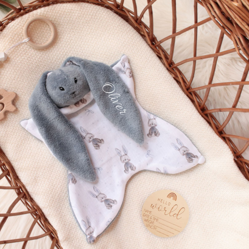 Ninica Zajček ninica zajček, zajček, personalizirana ninica, darilo ob rojstvu, personaliziran zajček, telegram, telegram ob rojstvu, telegram v porodnišnico